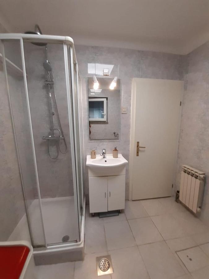 Ferienwohnung Apartma Mari Lucija Exterior foto